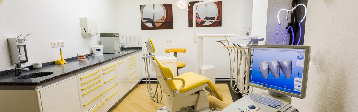 Zahnarztpraxis Ciecior in Brühl-Behandlungszimmer